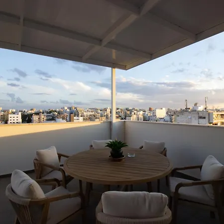 Floor Gem: 3br, Huge Veranda Апартаменты Никосия