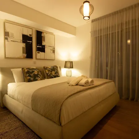 Διαμέρισμα Floor Gem: 3br, Huge Veranda