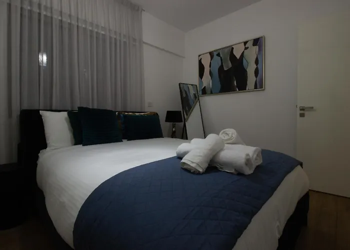 Floor Gem: 3br, Huge Veranda Appartement Nicosie