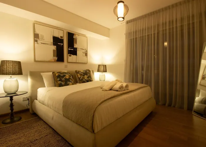 Appartement Floor Gem: 3br, Huge Veranda