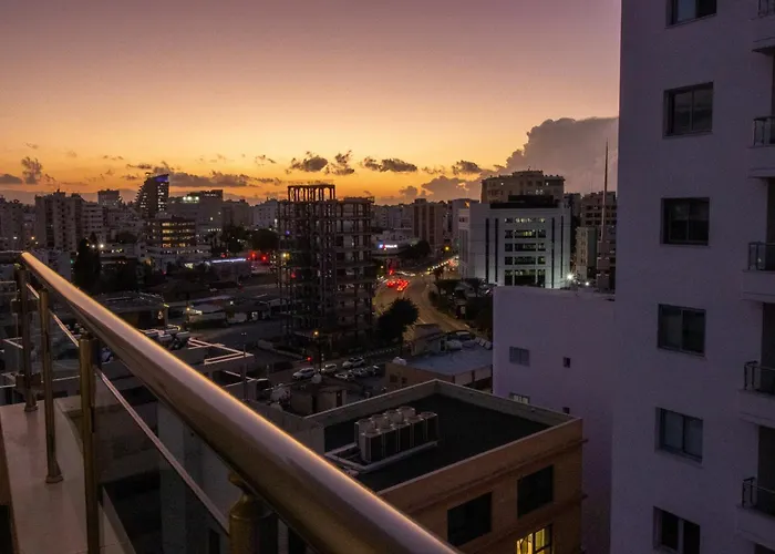 Appartement Floor Gem: 3br, Huge Veranda Nicosie