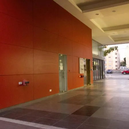 Floor Gem: 3br, Huge Veranda 公寓 *