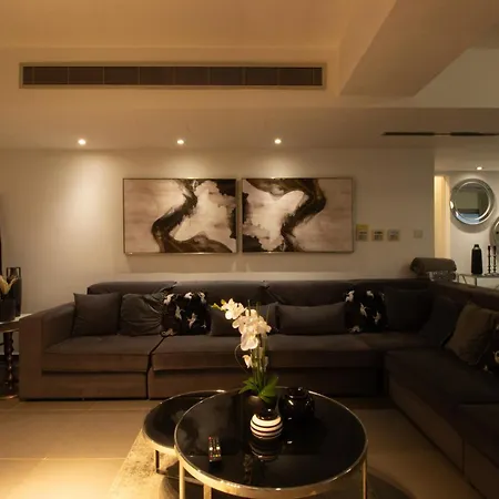 公寓 Floor Gem: 3br, Huge Veranda 尼科西亚