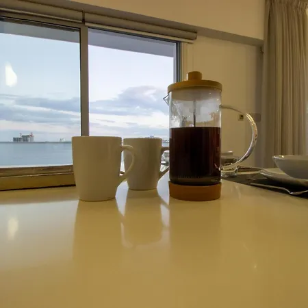 Floor Gem: 3br, Huge Veranda 公寓 *